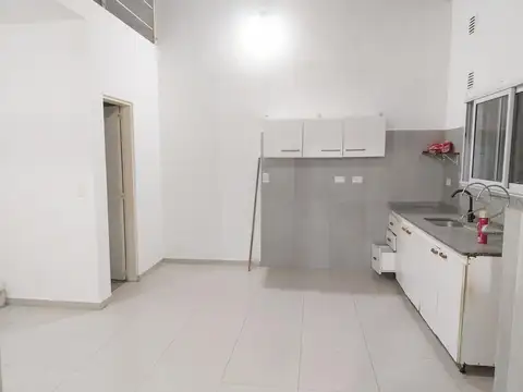 Evita 900 , Piso 1