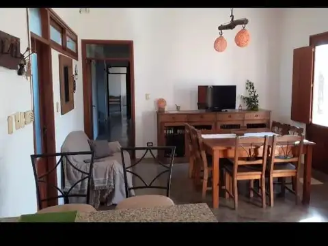Casa en Venta con 3 cocheras
