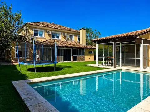 CASA EN VENTA EN BARRACAS DE IRAOLA
