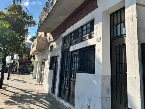 Vende casa o Lote a demoler 8,40X 26m2,6 Amb en Saavedra