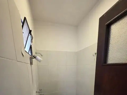 VENTA CASA DE UN DORMITORIO AL FRENTE BARRIO LUDUEÑA