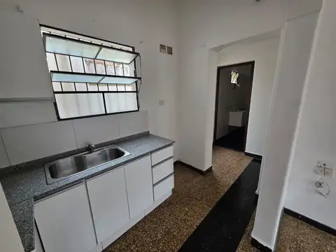 Casa 2 ambientes con 1 baño