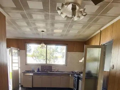 Casa 4 ambientes con 2 baños