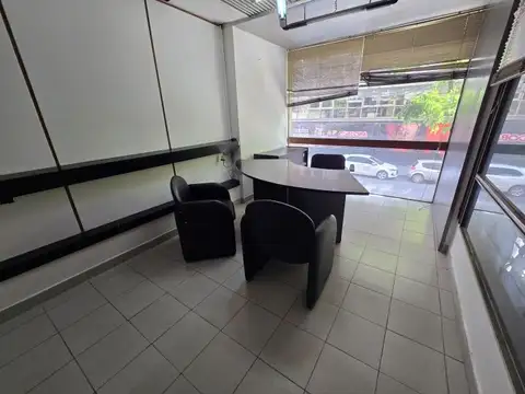 Oficina 10 ambientes con 1 baño