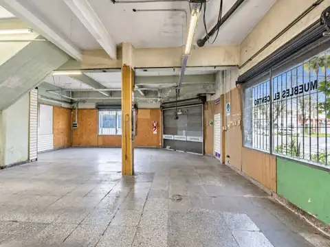 LOCAL ESQUINA COMERCIAL SOBRE AV. ILLIA | 367 m² Cubiertos | Local + Oficinas + Depósito oportu...