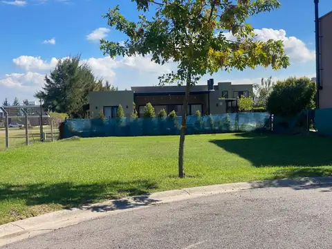 Terreno en Venta en Vila Marina, USD 109.000