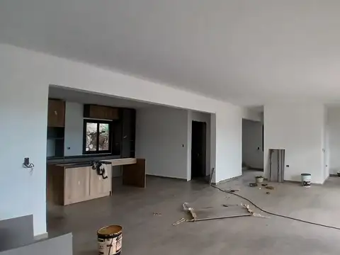 Casa 5 ambientes con 2 baños