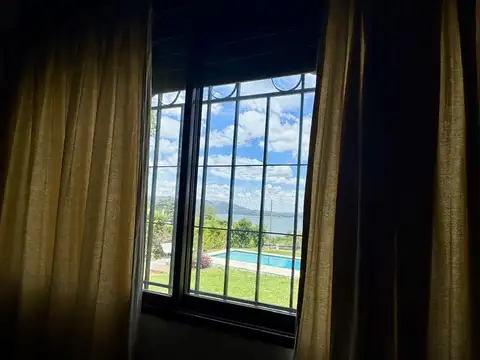 Hermosa casa en Alquiler - en Villa Parque Siquiman con pileta