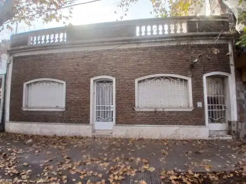 CASA  DE  1 DORMITORIO EN ALQUILER ARROYITO
