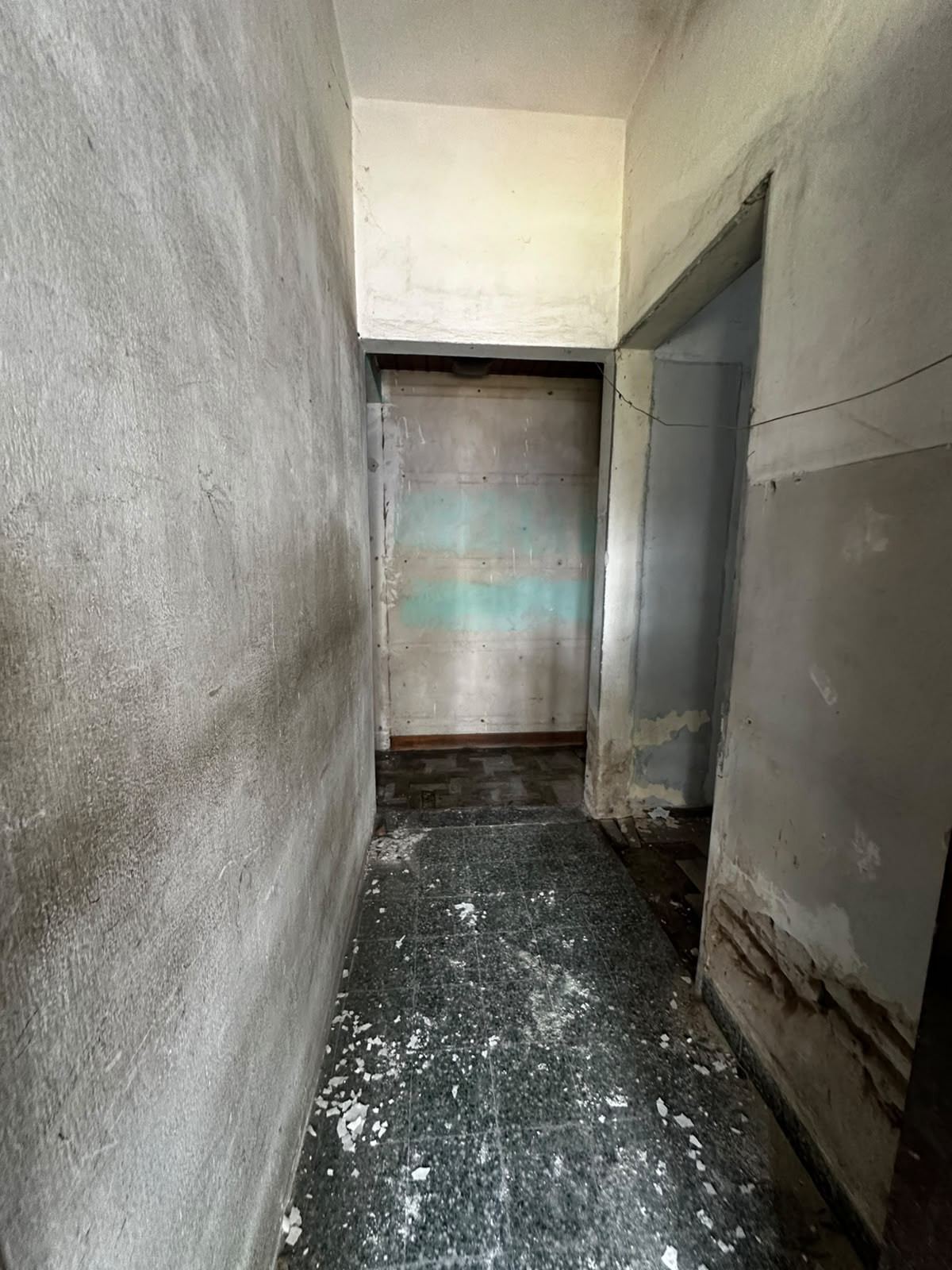 PH. DE 3 AMBIENTES - HAEDO SUR - EN VENTA -  A REFACCIONAR