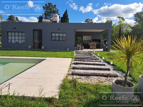 Quinta en Brandsen sobre calle Calandrias