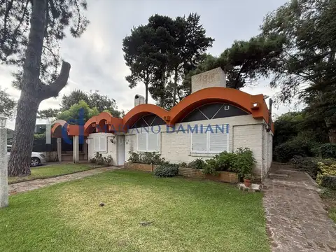 Casa 3 Dormitorios en Venta en Pinamar Zona B5