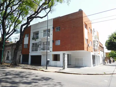 Nahuel Huapi 5400, Piso 2