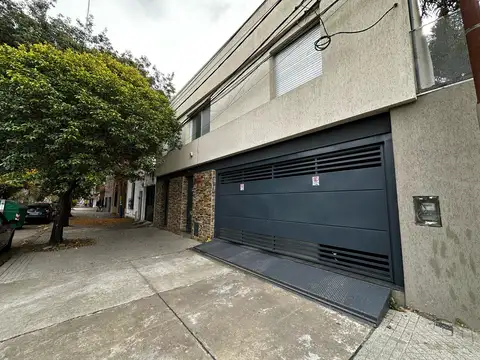 VENTA casa 3 dormitorios doble cochera y pileta