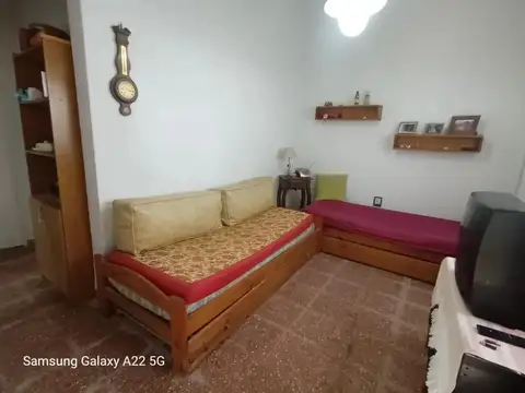 Casa 2 ambientes con 1 baño