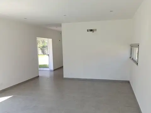 ¡oportunidad! Casa Moderna Con Gran Lote La Arbolada