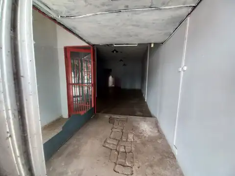 Local en Alquiler en Rafael Calzada, $ 300.000