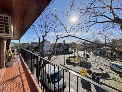 Depto Tipo Casa en Alquiler de 3 ambientes