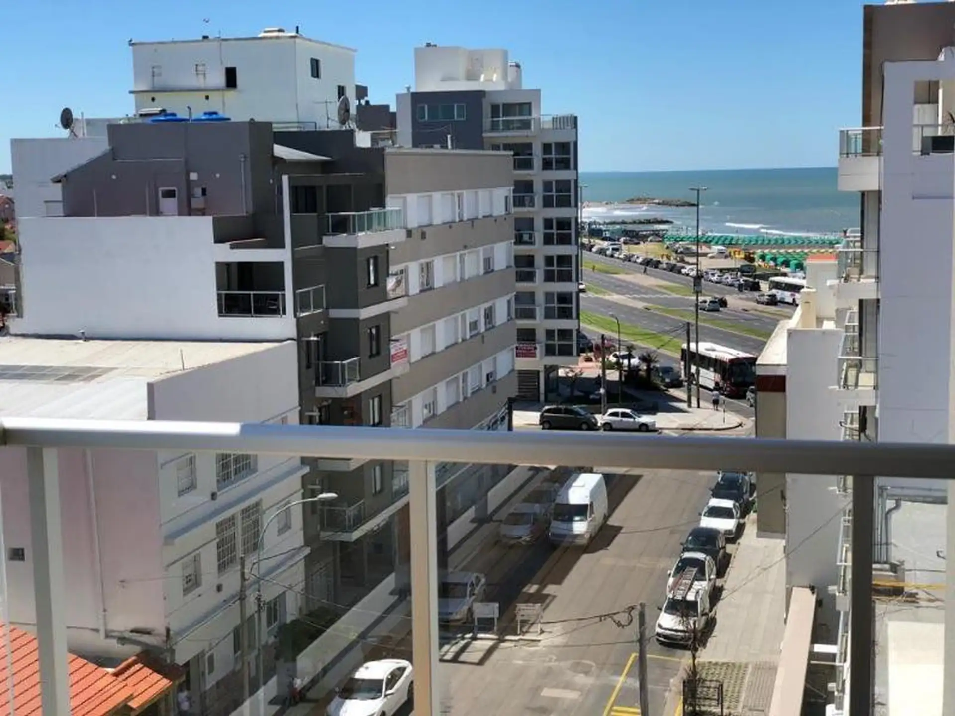 Depto 2 amb con cochera y vista al mar — La Perla Norte