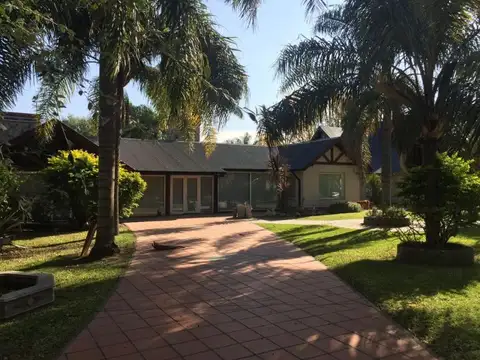 CASA EN VENTA EN BARRIO LOS OLMOS-ROLDAN-