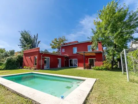 Casa  en Venta en Barrio Santa Guadalupe, Pilar del Este, Pilar