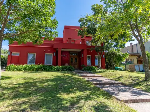 Casa en Venta en Pilar del Este - Santa Guadalupe, USD 260.000