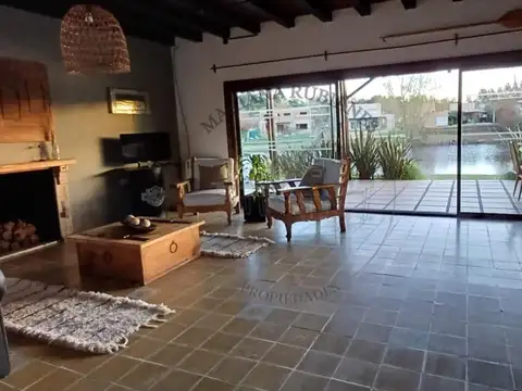 Casa en Venta en El Cazal, USD 230.000
