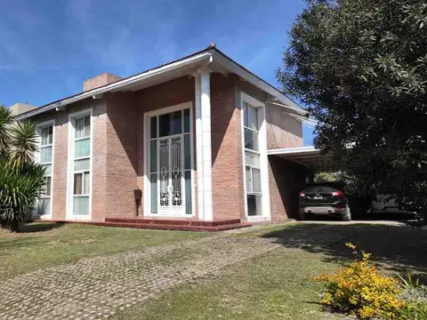 CASA 4 DORM CON PILETA, COUNTRY LA RESERVA 