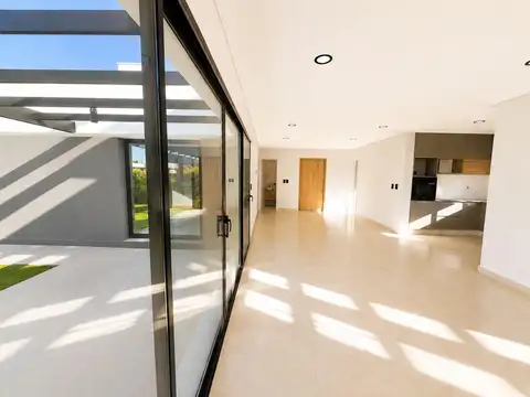 CASA EN VENTA Bº PRIVADO LOMAS DE RUSSELL