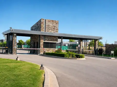 Terrazas Park, Russell, M,aipú