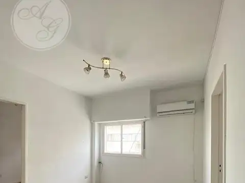 EMILIO MITRE Y AV PEDRO GOYENA - 1AMB LUMINOSO - EXC ESTADO