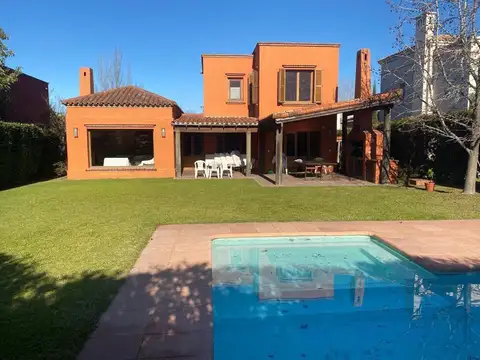 Casa en Alquiler Temporal en Santa Barbara, Countries y Barrios Cerrados en Tigre