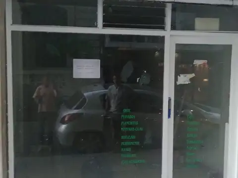 Local en Alquiler Via Púb.