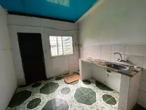 Casa 3 ambientes con 1 baño