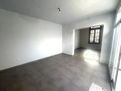 Depto Tipo Casa en Alquiler de 2 dormitorios