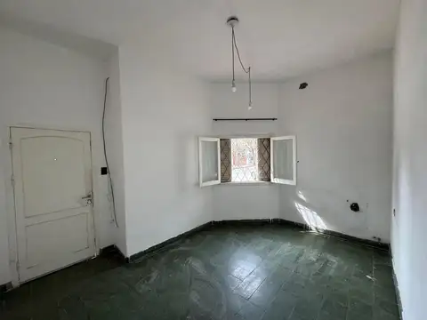 VENTA CASA 2 DORM. B° VILLA CABRERA. 
