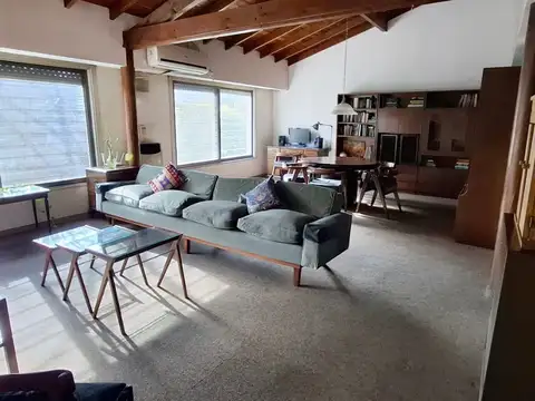 Casa en Venta con 4 cocheras