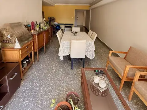 Departamento 4 ambientes con 2 baños