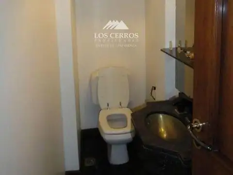 Casa 6 ambientes con 5 baños