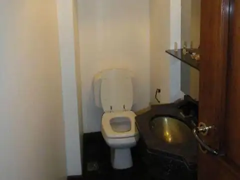 Casa 6 ambientes con 5 baños