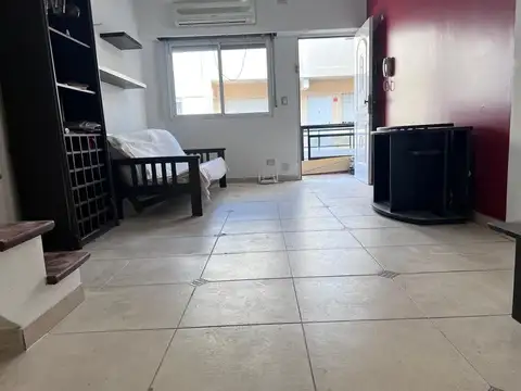 Depto Tipo Casa en Venta en Moron Sur, USD 95.000