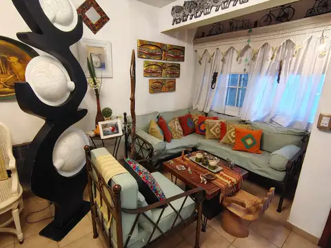 Casa 5 ambientes con 3 baños