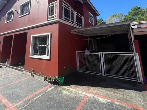 VENTA EXCELENTE DÚPLEX , TRES AMB. MAS ALTILLO, MAR DE AJÓ.