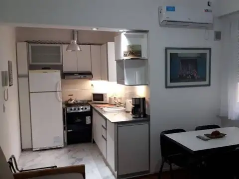 Belgrano, Arribeños 2200, y Mendoza, piso 3, 2 amb, 45m2, u$s 650 + luz + gas + internet. 01-12...