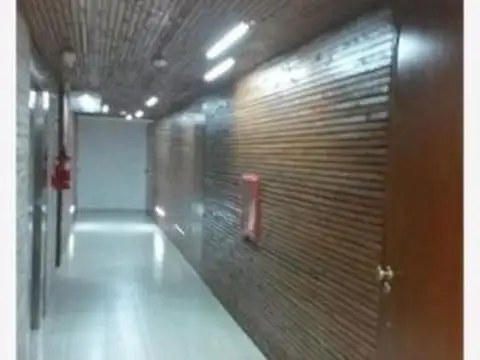 Oficina en Alquiler con 15 cocheras