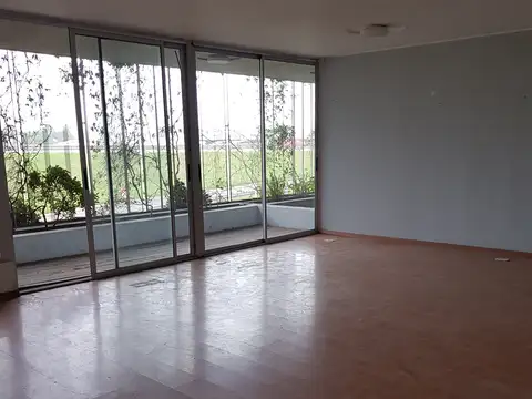 OFICINA KM 50 PANAMERICANA PILAR COCHERA FRENTE