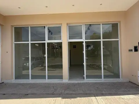 Se Alquila Salon Comercial en  Avellaneda Santa Fe
