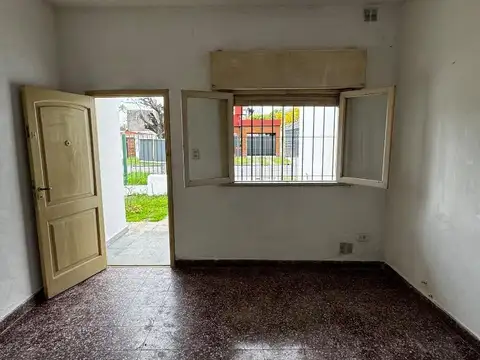 Casa en Alquiler en Hurlingham, $ 700.000
