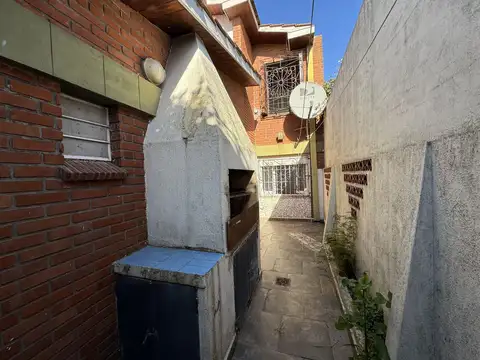 Depto Tipo Casa 5 ambientes con 2 baños