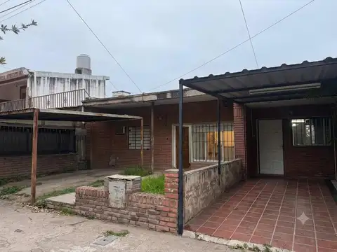 VENTA ,CASA PARQUE LICEO. PRIMERA SECCIÓN